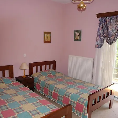 Nefeli Groundfloor Apartament *